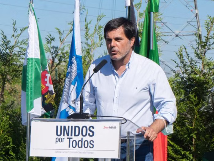 Miguel Santos na apresentação da candidatura Unidos por Todos